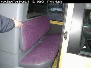 showyoursound.nl - De beukbus van Audio-system - flying dutch - SyS_2006_12_15_16_22_26.jpg - we hebben de bank zo gemaakt dat we nog wel iemand mee kunnen nemen